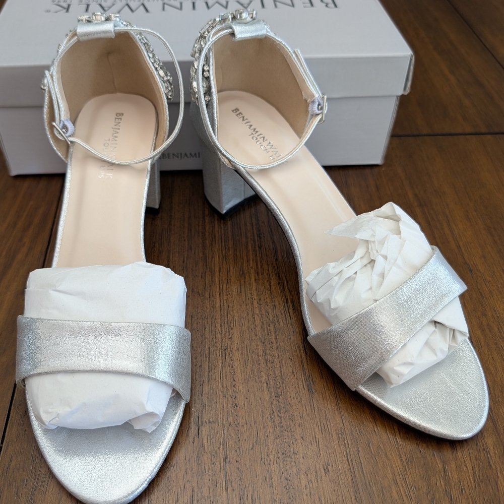 Benjamin Walk Olivia Silver Touch UPS Rhinestone Ankle Strap Sz 8M New In Box